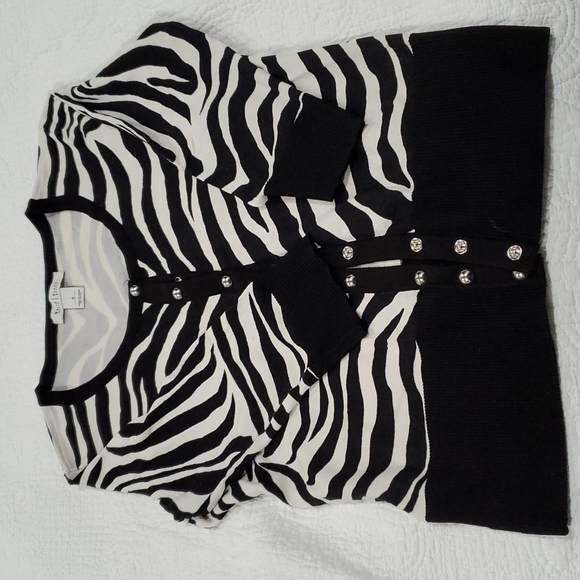 Sweater - Picture 2 of 4